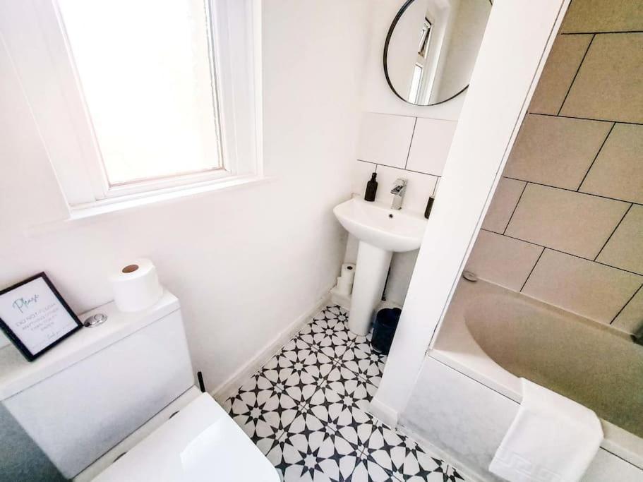 3 Bed Flat Near To Cardiff And Cardiff Bay Διαμέρισμα Εξωτερικό φωτογραφία