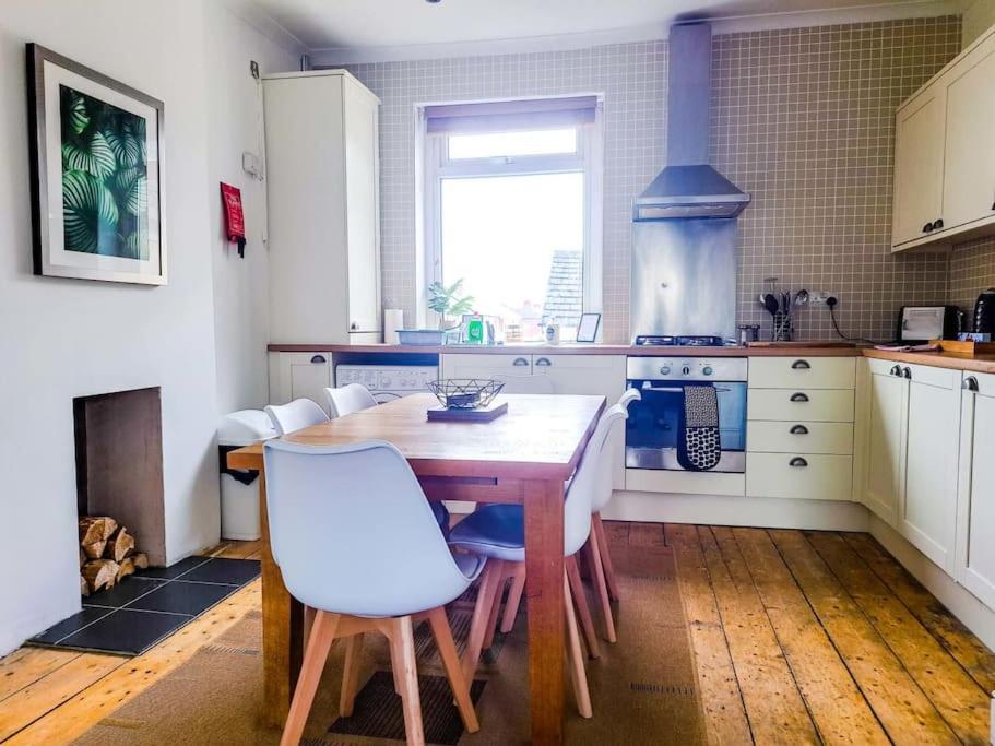 3 Bed Flat Near To Cardiff And Cardiff Bay Διαμέρισμα Εξωτερικό φωτογραφία