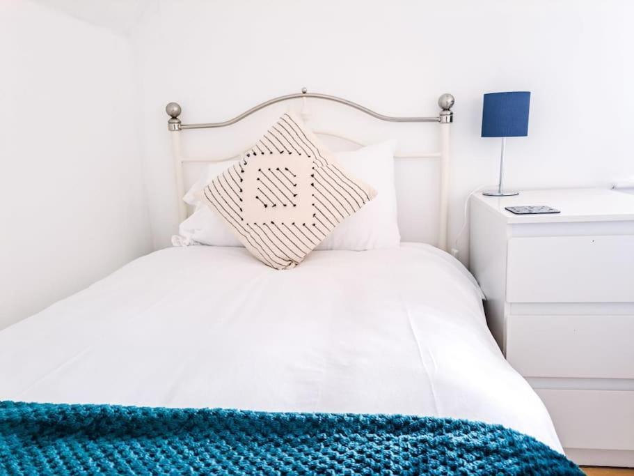 3 Bed Flat Near To Cardiff And Cardiff Bay Διαμέρισμα Εξωτερικό φωτογραφία