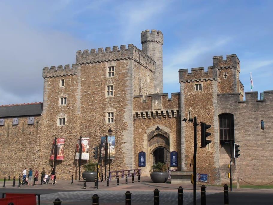 3 Bed Flat Near To Cardiff And Cardiff Bay Διαμέρισμα Εξωτερικό φωτογραφία